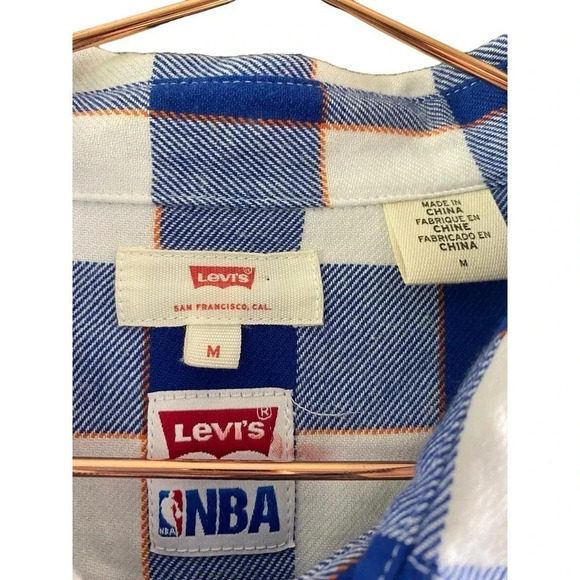 Levi's Women's checked knicks Western Plaid NBA Shirt Size M - Picture 4 of 6